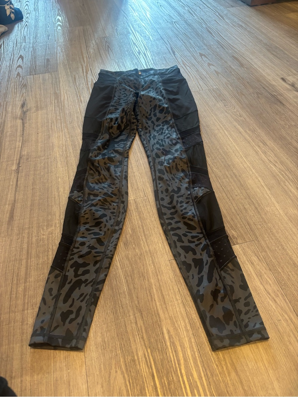 lululemon athletica Black & Charcoal Leopard Print Women's Jeggings